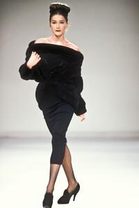 Azzedine Alaia 1991 Women FW 42.jpg