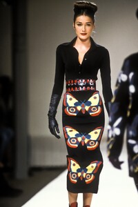 Azzedine Alaia 1991 Women FW 53.jpg