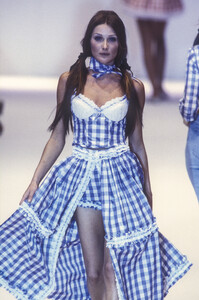 Blumarine 1993 Women RTW 86.jpg