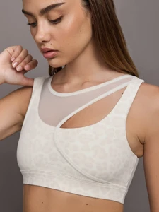 CARB-YD2025LP-SNOWLEO-25FAL-Mesh-Overlay-Bra-color-Snow-Leopard_00047-Edit.webp