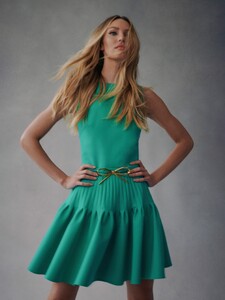 CSwan - Oscar_de_la_Renta_Fall2021_Look_15.jpg