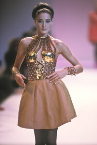 Chloe 1991 FW 17.jpg