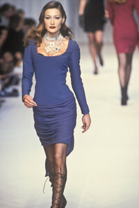 Chloe 1992 Women RTW 10.jpg