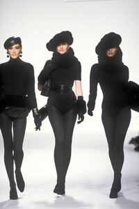 Christian Dior 1991 Women RTW 13.jpg