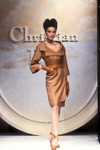 Christian Dior 1993 Haute Couture 40.jpg