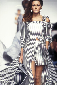 Christian Dior 1993 Women RTW 85.jpg