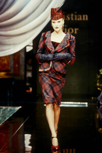 Christian Dior 1995 Haute Couture 55.jpg