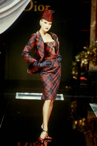 Christian Dior 1995 Haute Couture 57.jpg