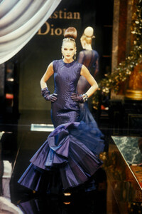 Christian Dior 1995 Haute Couture 70.jpg