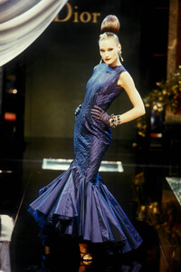 Christian Dior 1995 Haute Couture 71.jpg