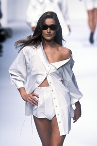 Christian Dior 1995 Women RTW 102.jpg