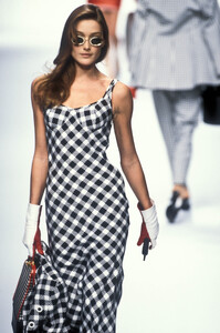 Christian Dior 1995 Women RTW 66.jpg