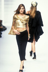 Christian Dior 1995 Women RTW 75.jpg