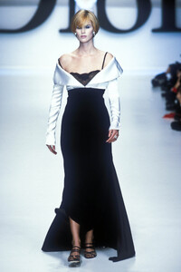 Christian Dior 1996 Women RTW 156.jpg