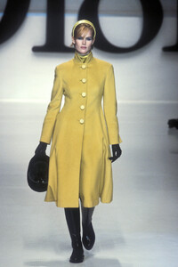 Christian Dior 1996 Women RTW 57.jpg