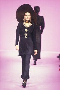 Christian Lacroix 1993 Women RTW 128.jpg