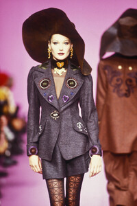 Christian Lacroix 1993 Women RTW 156.jpg