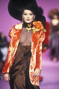 Christian Lacroix 1993 Women RTW 181.jpg