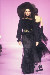 Christian Lacroix 1993 Women RTW 183.jpg