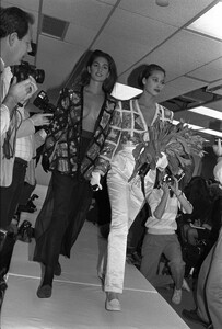 Cindy Crawford_Marc Jacobs_ FallWinter 1988_11-04-1988 (4).jpg