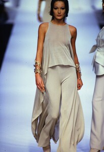 Claude Montana 1993 Women RTW 1.jpg
