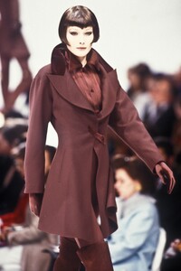 Claude Montana 1993 Women RTW 36.jpg
