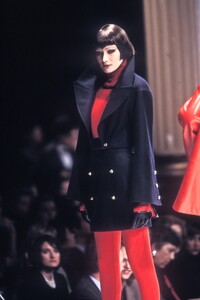Claude Montana 1993 Women RTW 96.jpg