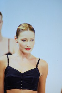 Dolce Gabbana 1995 Women RTW 80.jpg