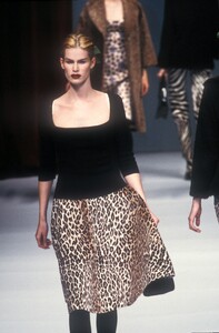 Dolce Gabbana 1996 Women RTW 203.jpg