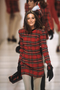 Emporio Armani 1991 FW 13.jpg
