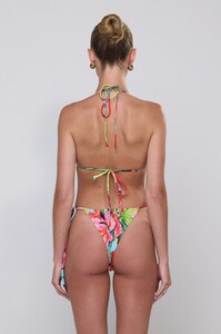 FreyaT - Resa '25_Kyle Bikini Top in Tropicana_kyle-bikini-top-in-tropicana-291044_SupDupes.jpg