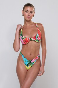 FreyaT - Resa '25_Matty Bikini Top in Tropicana_matty-bikini-top-in-tropicana-612188_SupDupes.jpg
