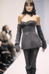 Gaetano Navarra 1993 Women RTW 133.jpg