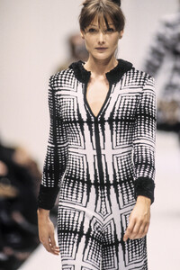 Gaetano Navarra 1993 Women RTW 156.jpg