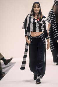 Gaetano Navarra 1993 Women RTW 51.jpg