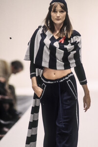 Gaetano Navarra 1993 Women RTW 52.jpg