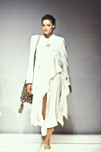 Giorgio Armani 1994 Women RTW 10.jpg