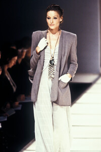 Giorgio Armani 1994 Women RTW 2.jpg