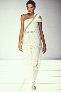 Giorgio Armani 1994 Women RTW 62.jpg