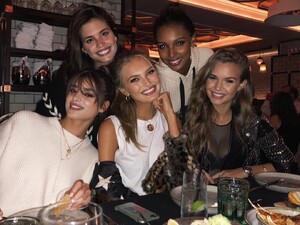 Josephine Skriver - Instagram [2017.12.07] 3.jpg