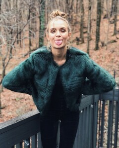 Josephine Skriver - Instagram [2017.12.22] 2.jpg