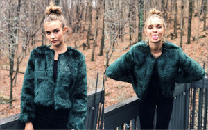 Josephine Skriver - Instagram [2017.12.22] m.jpg