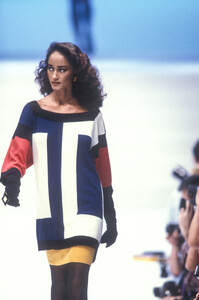 Laura Biagiotti 1991 Women RTW 68.jpg