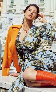 LizaMakhu - Guess_FALL 2021 CAMPAIGN - Guess Journal-10 - img_08.jpg