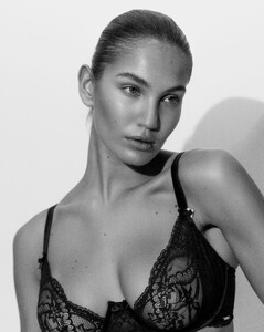 MelitaSuica - Wilhelmina port_1750757314-02ec7fdd5d868306e3843e9434fd762e.jpg