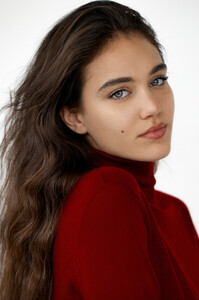 Milica Sutovic (MCM) - 1583849942-962edb7607c76053a3b928c4d486d707.jpg