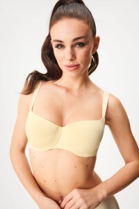 PetraB - Astratex - Podprsenka Triumph Body Make-Up Illusion Bardot vyztuzena 10217849_02.jpg