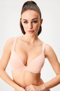 PetraB - Astratex - Podprsenka Triumph Body Make-Up Illusion vyztuzena I 10217848_02.jpg