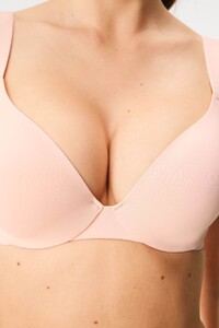 PetraB - Astratex - Podprsenka Triumph Body Make-Up Illusion vyztuzena I 10217848_05.jpg