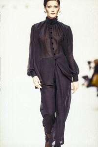 Pierre Balmain 1993 Women RTW 12.jpg